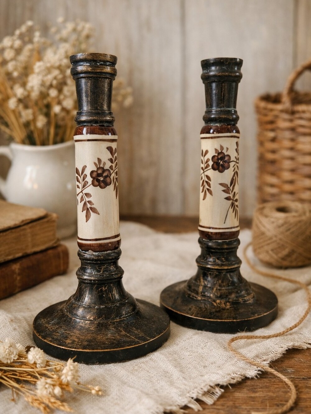 Vintage-Style Floral Accent Candlesticks in Cream and Brown